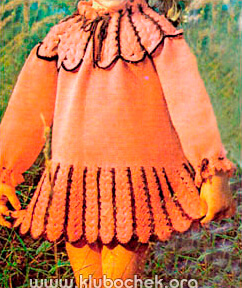 Платье с контрастной отделкой и круглым воротником / www.klubochek.org