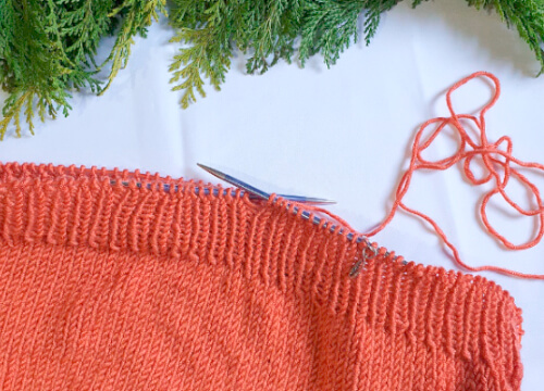 Круговое вязание двумя спицами на леске